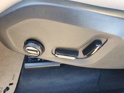2027 Volvo XC90 B6 Plus 7-Seater