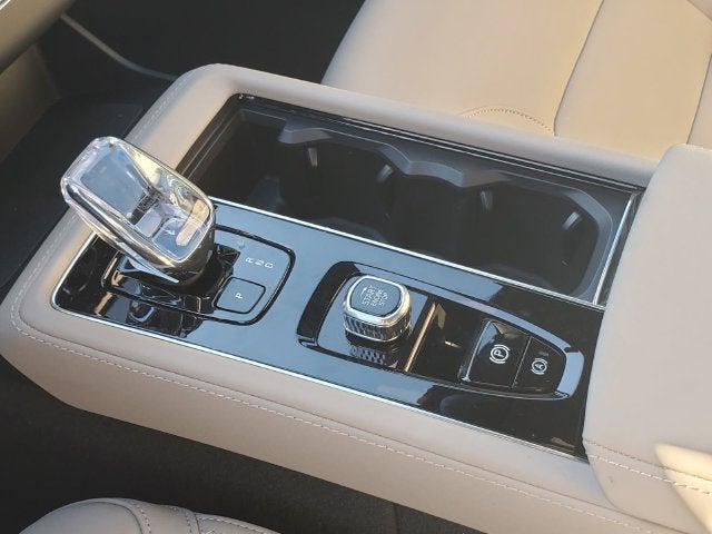 2027 Volvo XC90 B6 Plus 7-Seater