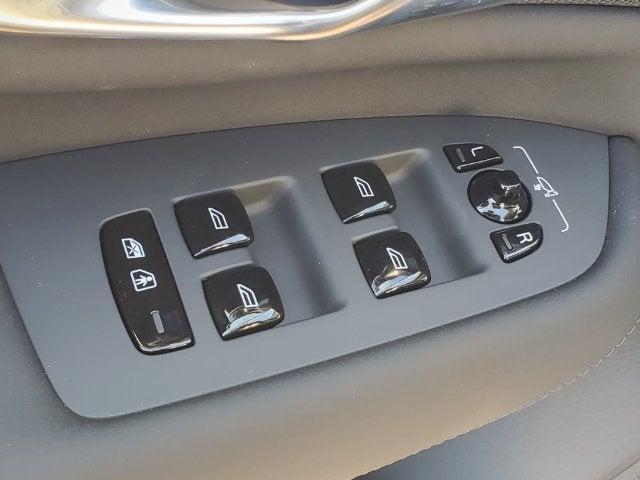 2027 Volvo XC90 B6 Plus 7-Seater