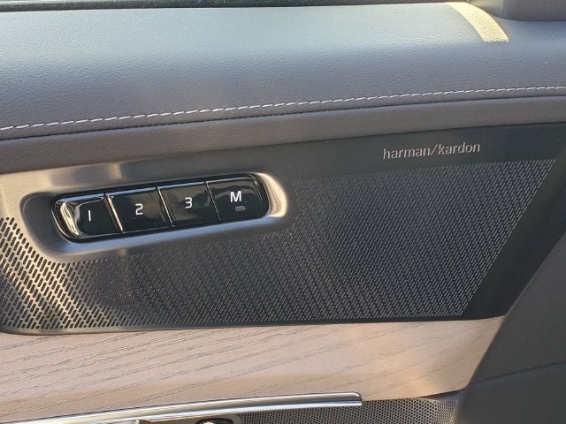2027 Volvo XC90 B6 Plus 7-Seater