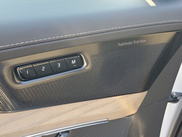 2027 Volvo XC90 B6 Plus 7-Seater
