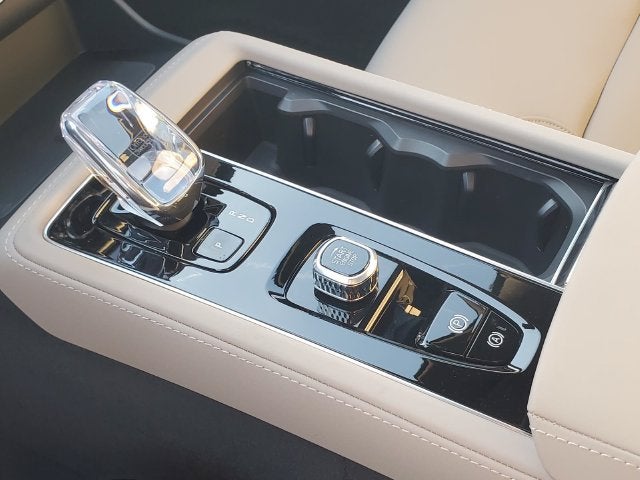 2027 Volvo XC90 B6 Plus 7-Seater