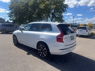 2024 Volvo XC90 B6 Plus Bright Theme