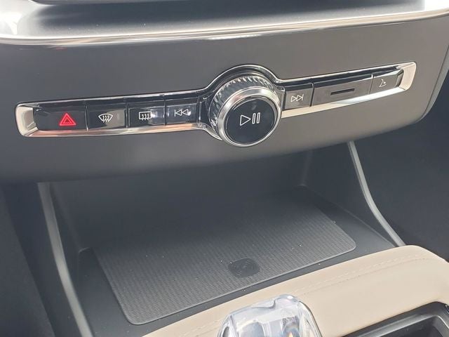 2027 Volvo XC90 Plus