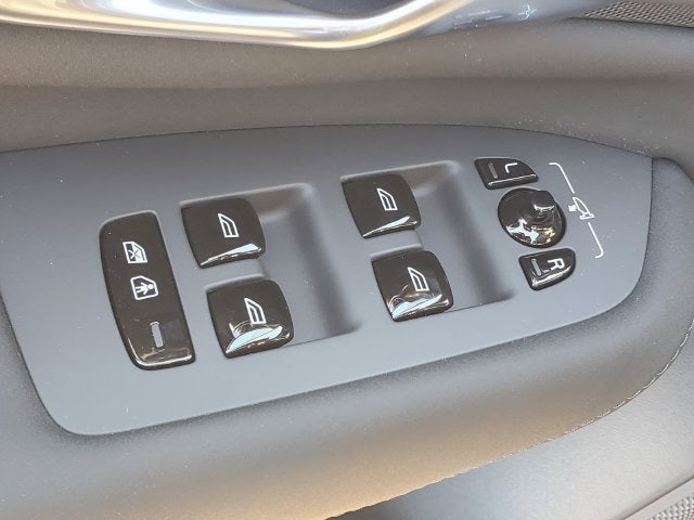 2027 Volvo XC90 B6 Plus 7-Seater