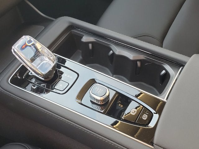 2027 Volvo XC90 B6 Plus 7-Seater