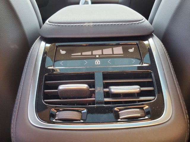 2027 Volvo XC90 B6 Plus 7-Seater