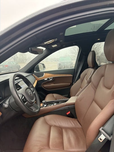 2024 Volvo XC90 B6 Plus Bright Theme