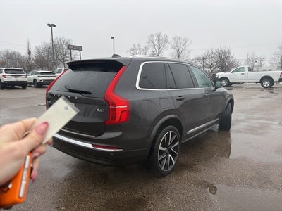 2024 Volvo XC90 B6 Plus Bright Theme