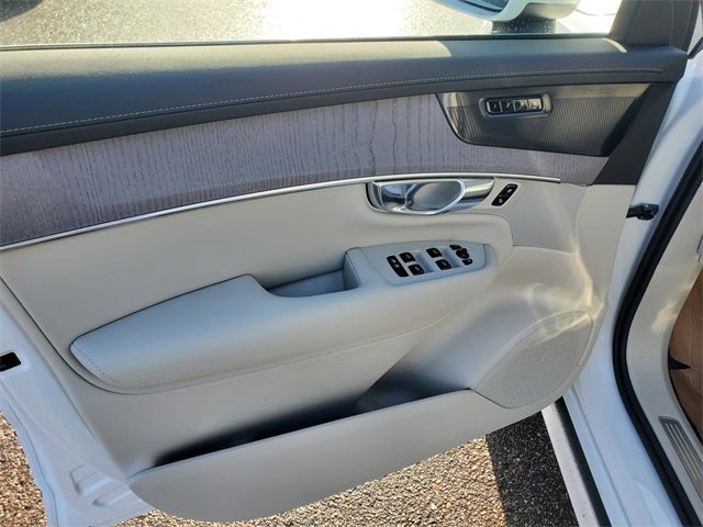 2026 Volvo XC90 B6 Ultra