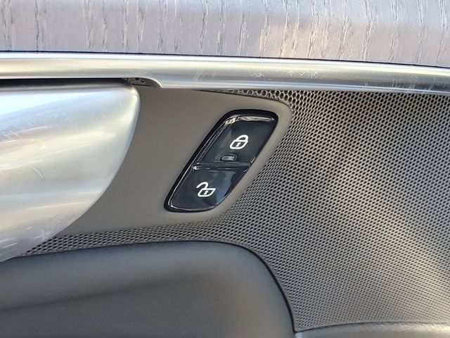 2027 Volvo XC90 Ultra