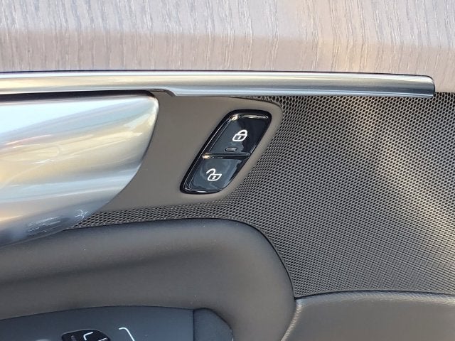 2027 Volvo XC90 Ultra