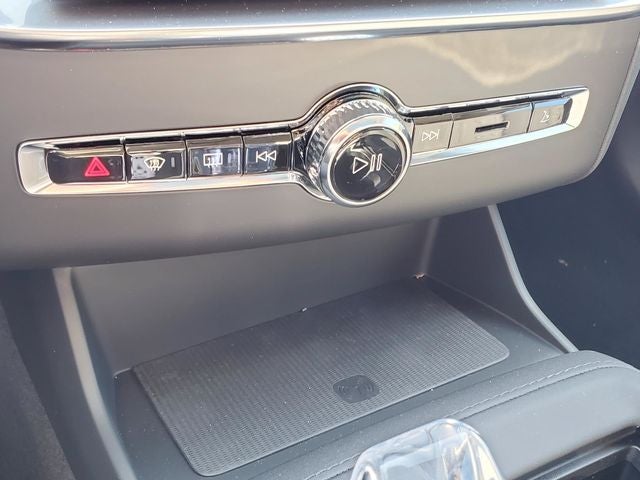 2026 Volvo XC90 B6 Core