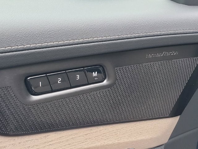 2027 Volvo XC90 B6 Ultra
