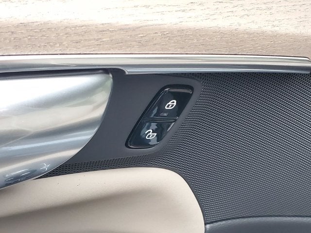 2027 Volvo XC90 B6 Ultra