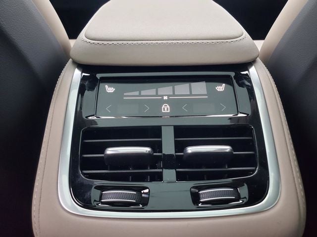 2027 Volvo XC90 B6 Ultra