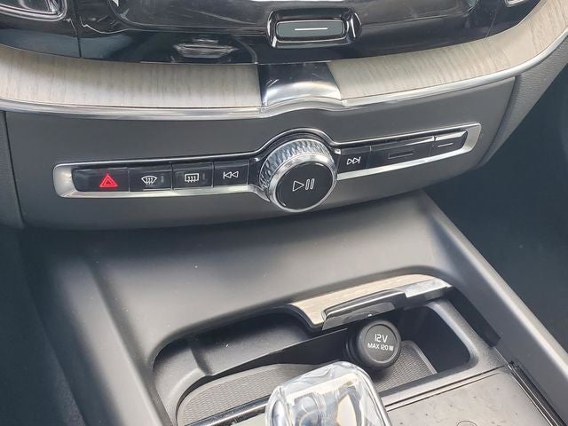 2022 Volvo XC60 B6 Inscription