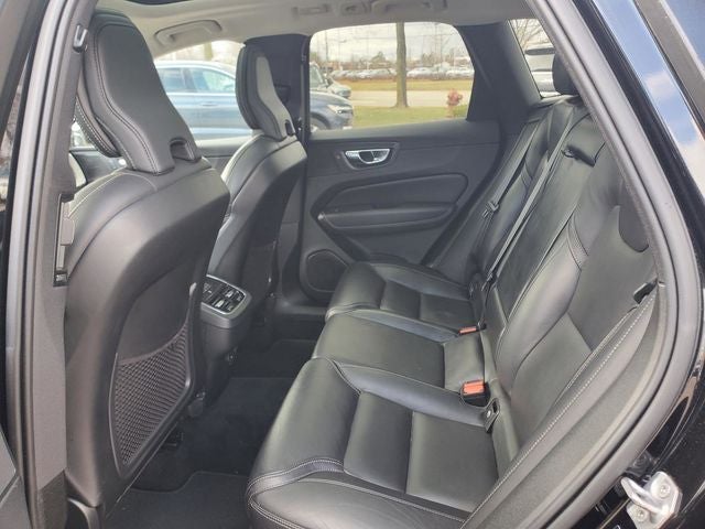 2022 Volvo XC60 B6 Inscription