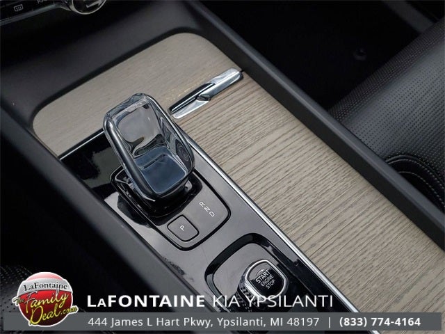 2022 Volvo XC60 B6 Inscription