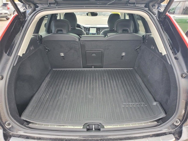 2022 Volvo XC60 B6 Inscription