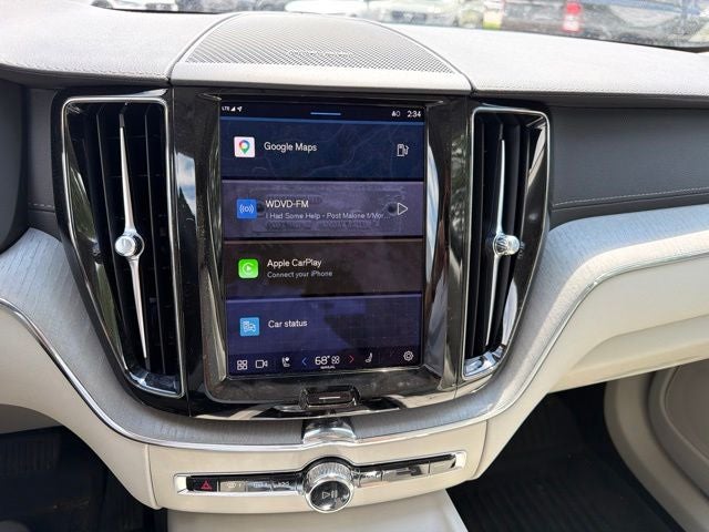 2023 Volvo XC60 B6 Ultimate Dark Theme