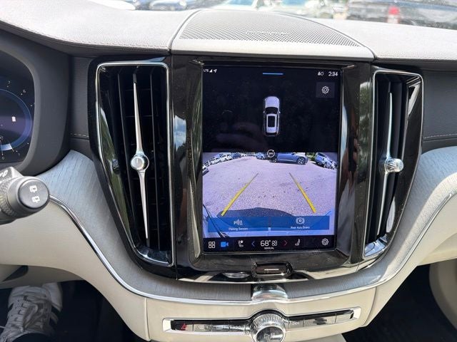 2023 Volvo XC60 B6 Ultimate Dark Theme