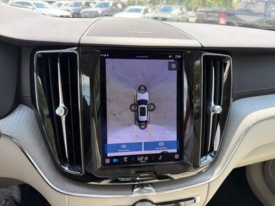 2023 Volvo XC60 B6 Ultimate Dark Theme
