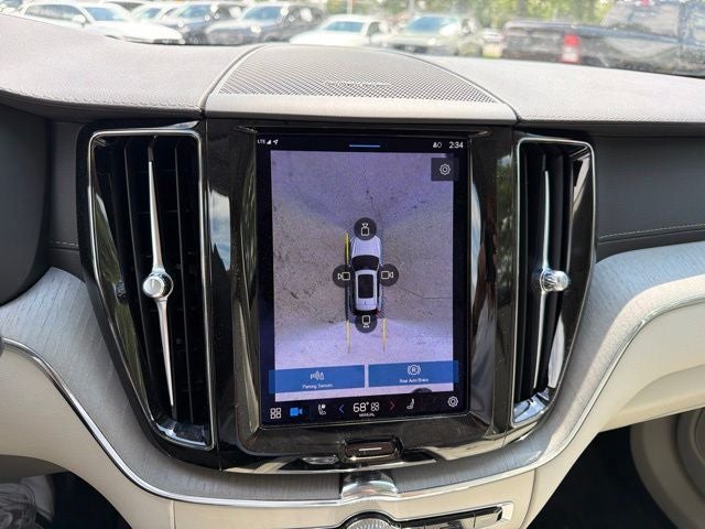 2023 Volvo XC60 B6 Ultimate Dark Theme