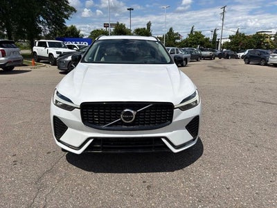 2023 Volvo XC60 B6 Ultimate Dark Theme