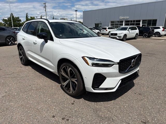 2023 Volvo XC60 B6 Ultimate Dark Theme
