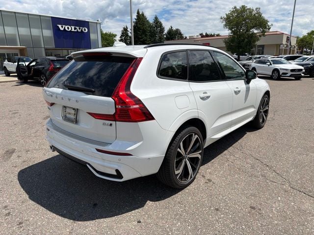 2023 Volvo XC60 B6 Ultimate Dark Theme