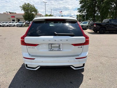 2023 Volvo XC60 B6 Ultimate Dark Theme