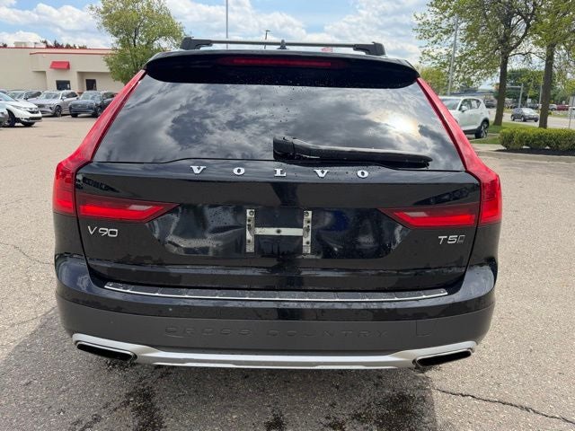 2019 Volvo V90 Cross Country T5