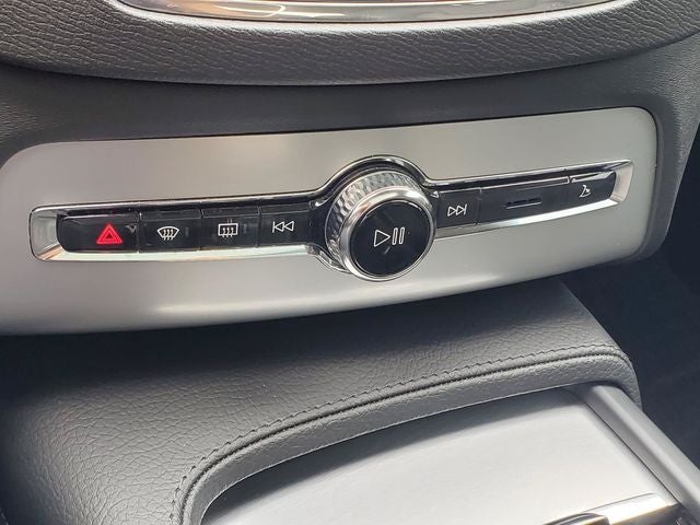 2017 Volvo XC90 T5 Momentum