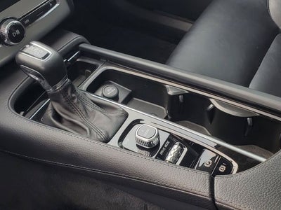 2017 Volvo XC90 T5 Momentum