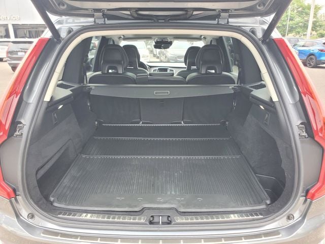 2017 Volvo XC90 T5 Momentum