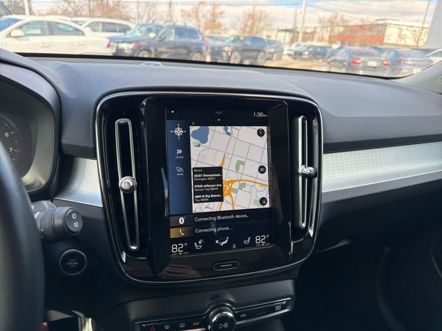 2021 Volvo XC40 Momentum