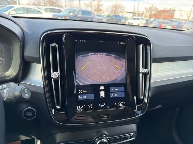 2021 Volvo XC40 Momentum