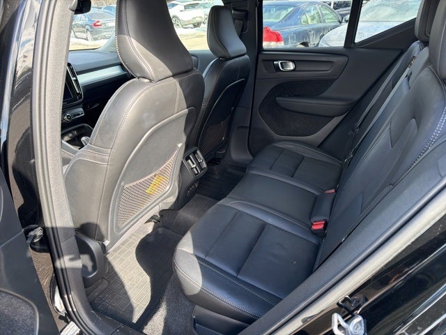 2021 Volvo XC40 Momentum