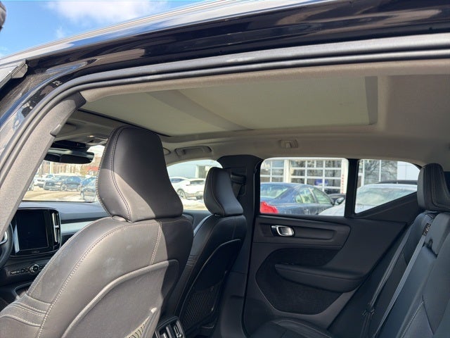 2021 Volvo XC40 Momentum