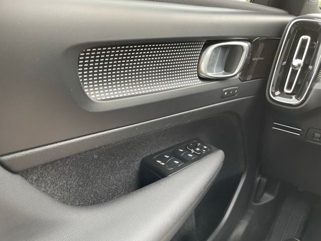 2021 Volvo XC40 R-Design