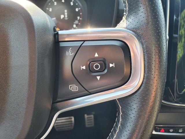 2021 Volvo XC40 R-Design
