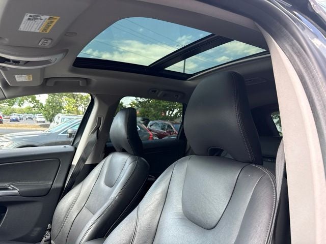 2016 Volvo XC60 T6 Drive-E Platinum