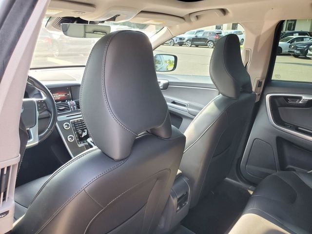 2016 Volvo XC60 T5 Platinum