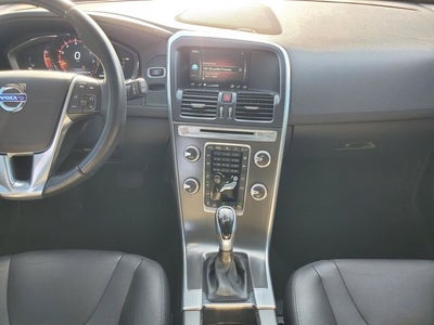 2016 Volvo XC60 T5 Platinum