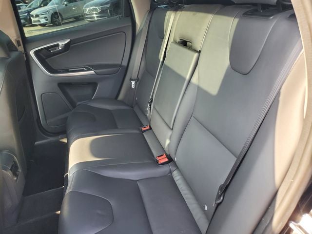 2016 Volvo XC60 T5 Platinum