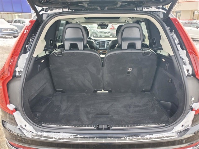 2021 Volvo XC90 T6 Momentum 6-Seat