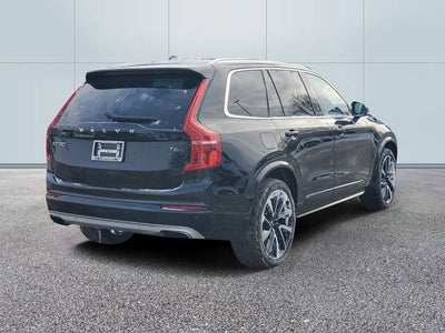2021 Volvo XC90 T6 Momentum 6-Seat
