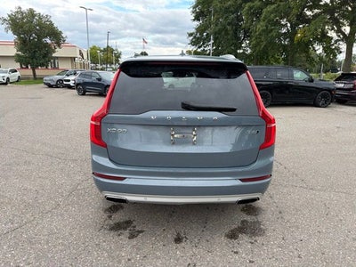 2021 Volvo XC90 T6 Momentum