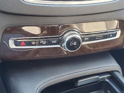 2019 Volvo XC90 T6 Momentum